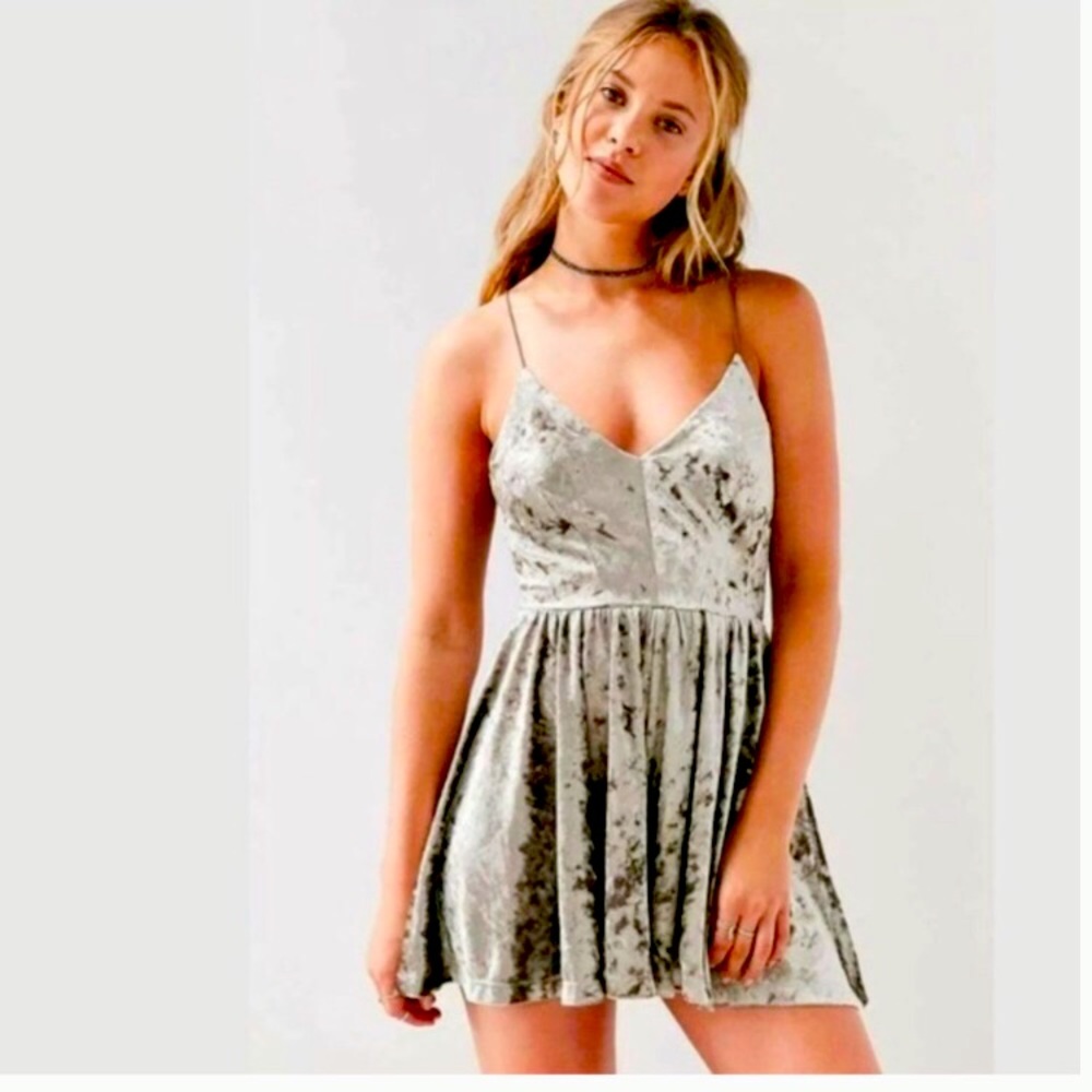 Silence + Noise romper. Size M.  NWOT